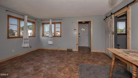 321 S 15th St, Bismarck, ND 58504 photo 5