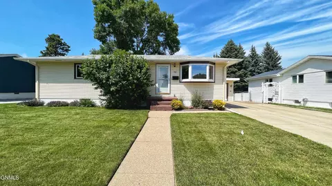 300 E Turnpike Ave, Bismarck, ND 58501 photo 2