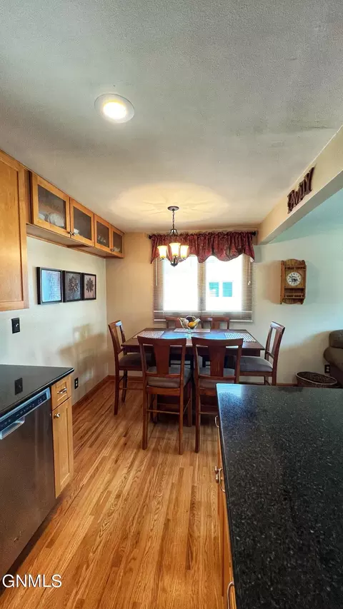 300 E Turnpike Ave, Bismarck, ND 58501 photo 7