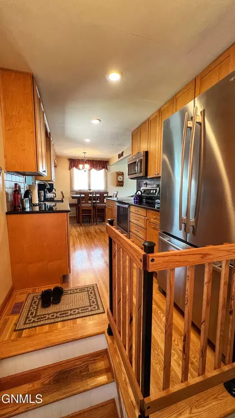 300 E Turnpike Ave, Bismarck, ND 58501 photo 8