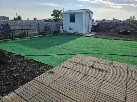 3811 22nd Ave W, Williston, ND 58801 photo 7