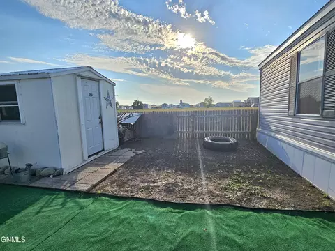 3811 22nd Ave W, Williston, ND 58801 photo 8