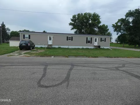 322 5th St W, Napoleon, ND 58561