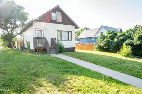 210 11th Ave NW, Mandan, ND 58554