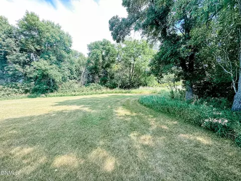 2673 52nd Ave NE, Maddock, ND 58348 photo 4