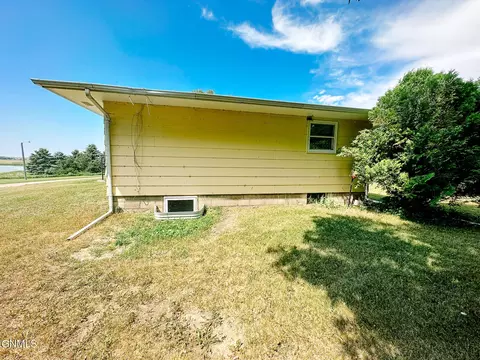 2673 52nd Ave NE, Maddock, ND 58348 photo 3