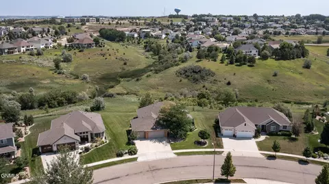 1269 Eagle Crest Loop, Bismarck, ND 58503 photo 5
