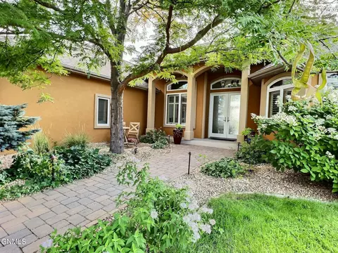 1269 Eagle Crest Loop, Bismarck, ND 58503