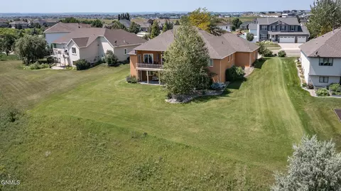 1269 Eagle Crest Loop, Bismarck, ND 58503 photo 4