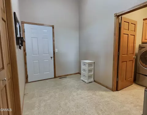 1269 Eagle Crest Loop, Bismarck, ND 58503 photo 47