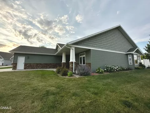 3430 Edgewood Place Pl, Bismarck, ND 58503 photo 29