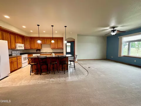 3430 Edgewood Place Pl, Bismarck, ND 58503 photo 3
