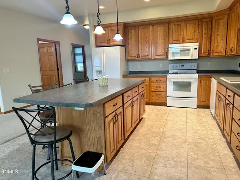 3430 Edgewood Place Pl, Bismarck, ND 58503 photo 11