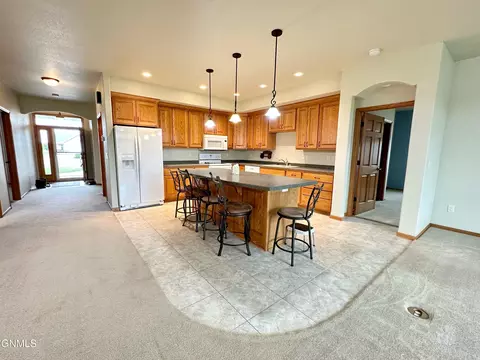 3430 Edgewood Place Pl, Bismarck, ND 58503 photo 5