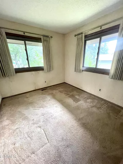 151 Redstone Dr, Bismarck, ND 58503 photo 19