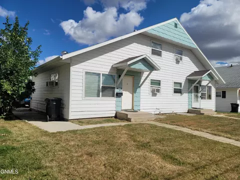806-808 14th St W, Williston, ND 58801 photo 3