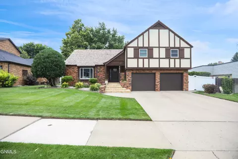 1611 E Hillcourt, Williston, ND 58801