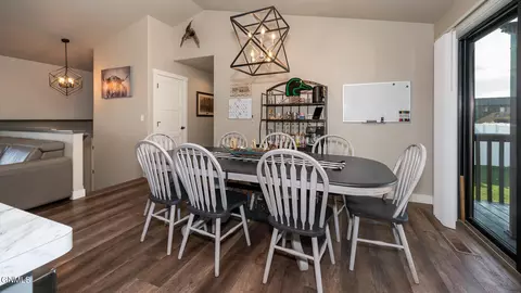 1485 Donna Ln, Dickinson, ND 58601 photo 7