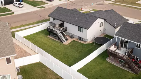 1485 Donna Ln, Dickinson, ND 58601 photo 26