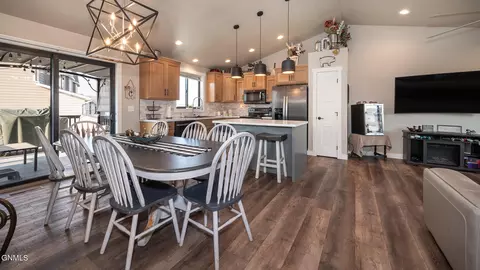 1485 Donna Ln, Dickinson, ND 58601 photo 9