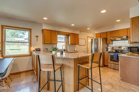 1420 Divide Ave, Bismarck, ND 58501 photo 4