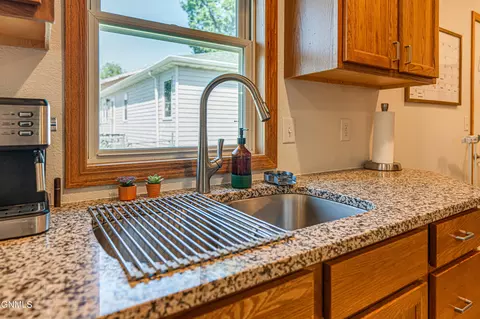 1420 Divide Ave, Bismarck, ND 58501 photo 9