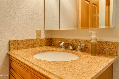 1420 Divide Ave, Bismarck, ND 58501 photo 35