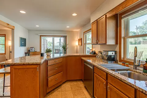 1420 Divide Ave, Bismarck, ND 58501 photo 10