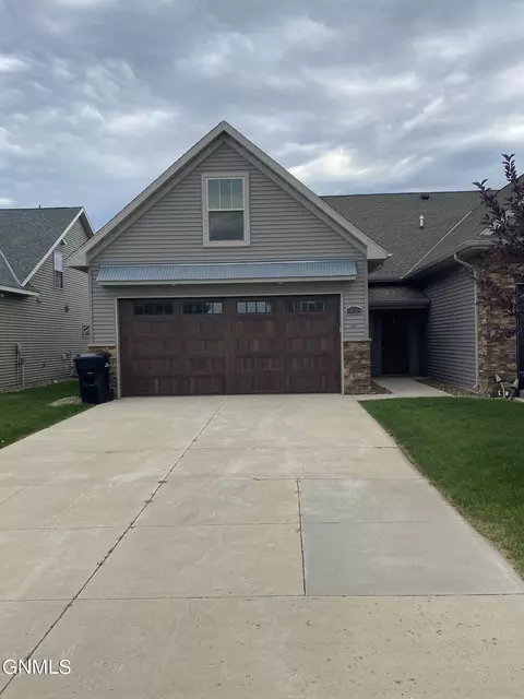 406 Long Dr, Watford City, ND 58854