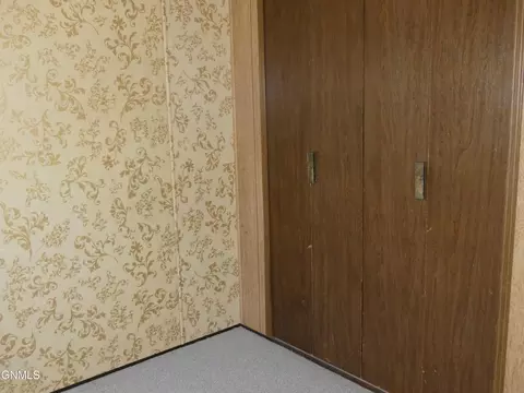 404 2nd Ave SE, Bowman, ND 58623 photo 11