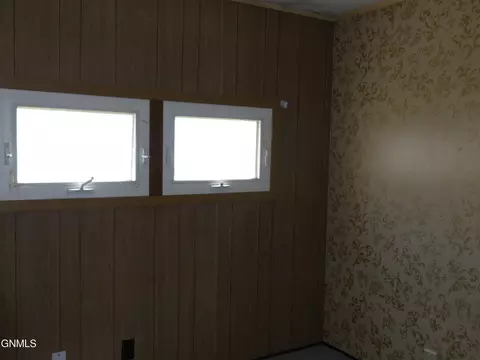 404 2nd Ave SE, Bowman, ND 58623 photo 12