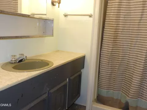 404 2nd Ave SE, Bowman, ND 58623 photo 9