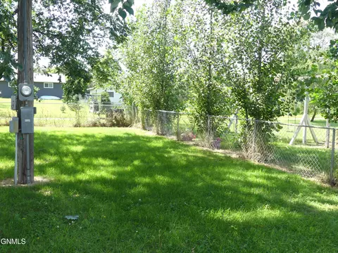 404 2nd Ave SE, Bowman, ND 58623 photo 16
