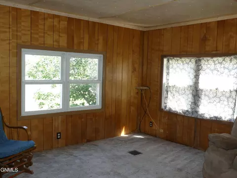 404 2nd Ave SE, Bowman, ND 58623 photo 8
