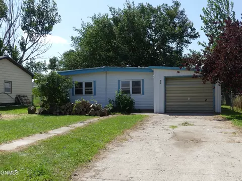 404 2nd Ave SE, Bowman, ND 58623