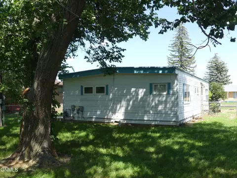 404 2nd Ave SE, Bowman, ND 58623 photo 19