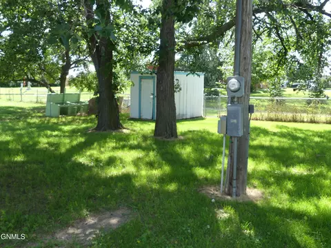 404 2nd Ave SE, Bowman, ND 58623 photo 17