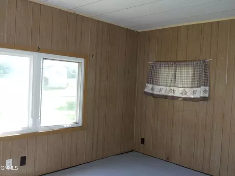 404 2nd Ave SE, Bowman, ND 58623 photo 15