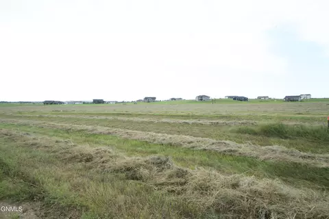 4 Spaniel Rd, Mandan, ND 58554 photo 3
