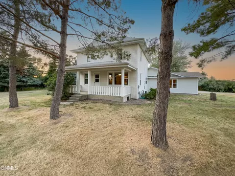 9654 92nd Ave NW, Columbus, ND 58727