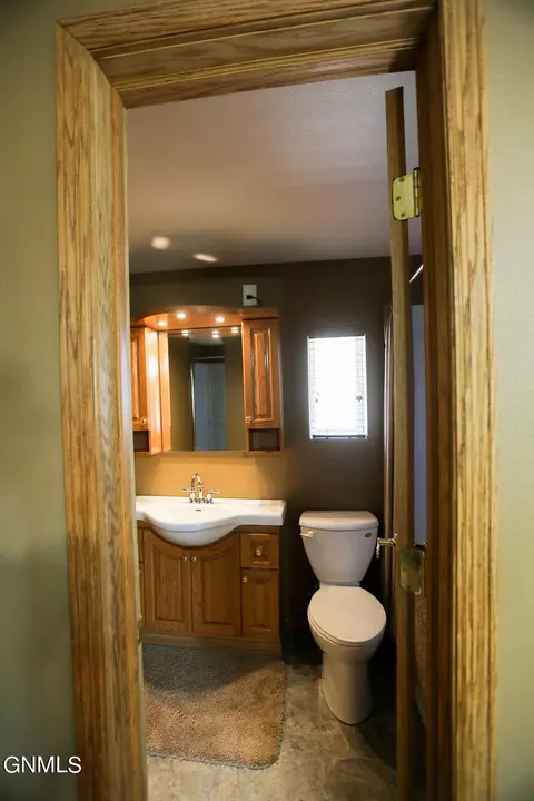 14269 Painted Woods Dr, Williston, ND 58801 photo 33