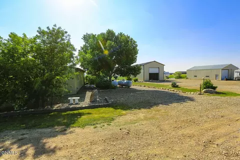 14269 Painted Woods Dr, Williston, ND 58801 photo 46