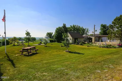 14269 Painted Woods Dr, Williston, ND 58801 photo 6