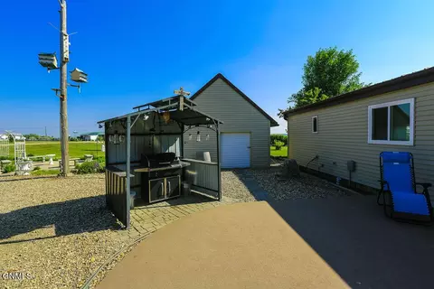 14269 Painted Woods Dr, Williston, ND 58801 photo 9