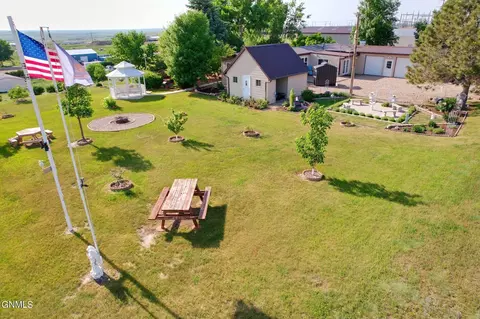 14269 Painted Woods Dr, Williston, ND 58801 photo 4