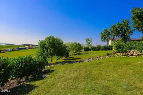 14269 Painted Woods Dr, Williston, ND 58801 photo 38