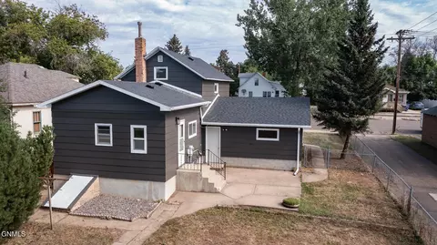 229 4th St W, Dickinson, ND 58601 photo 19