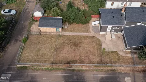 229 4th St W, Dickinson, ND 58601 photo 17