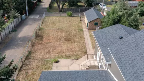 229 4th St W, Dickinson, ND 58601 photo 16