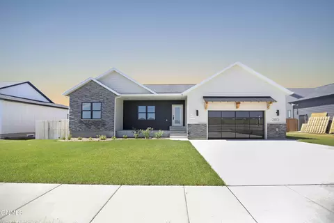 2815 44th Ave W, Williston, ND 58801